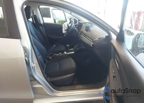 2018 Toyota Yaris Ia z USA, uszkodzony, nr VIN 3MYDLBYV3JY319275